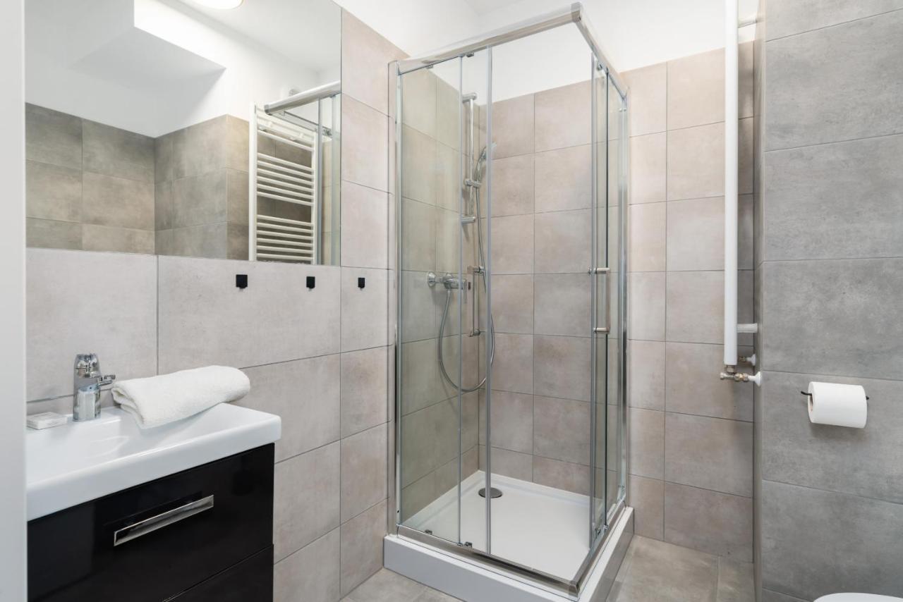 With Garden Dmowskiego 81 By Renters Apartamento